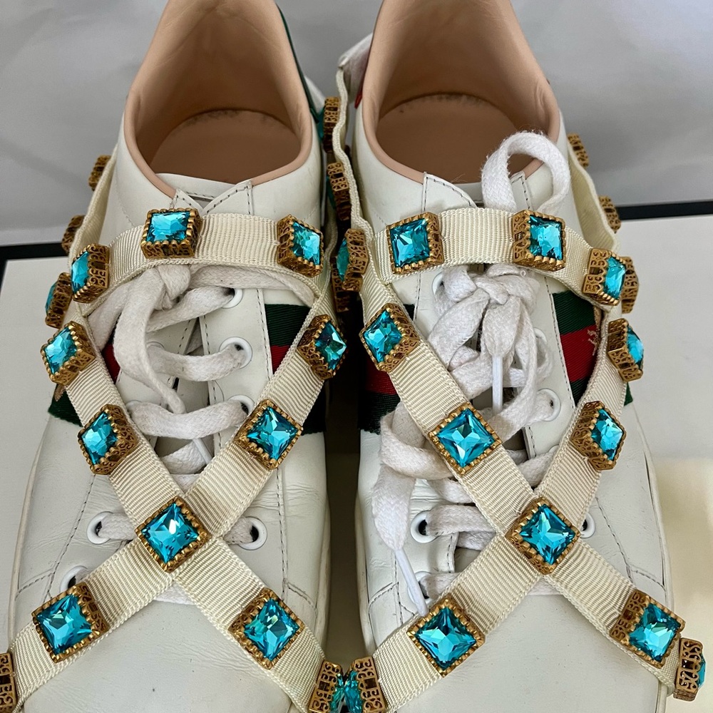 GUCCI New Jeweled Shoe Wraps- Never Used!